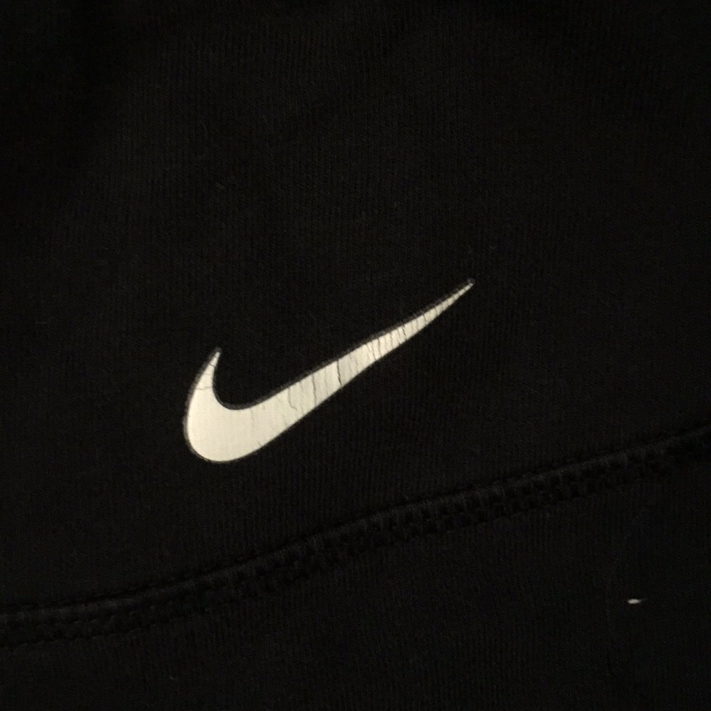 Nike - Picture 2 of 4